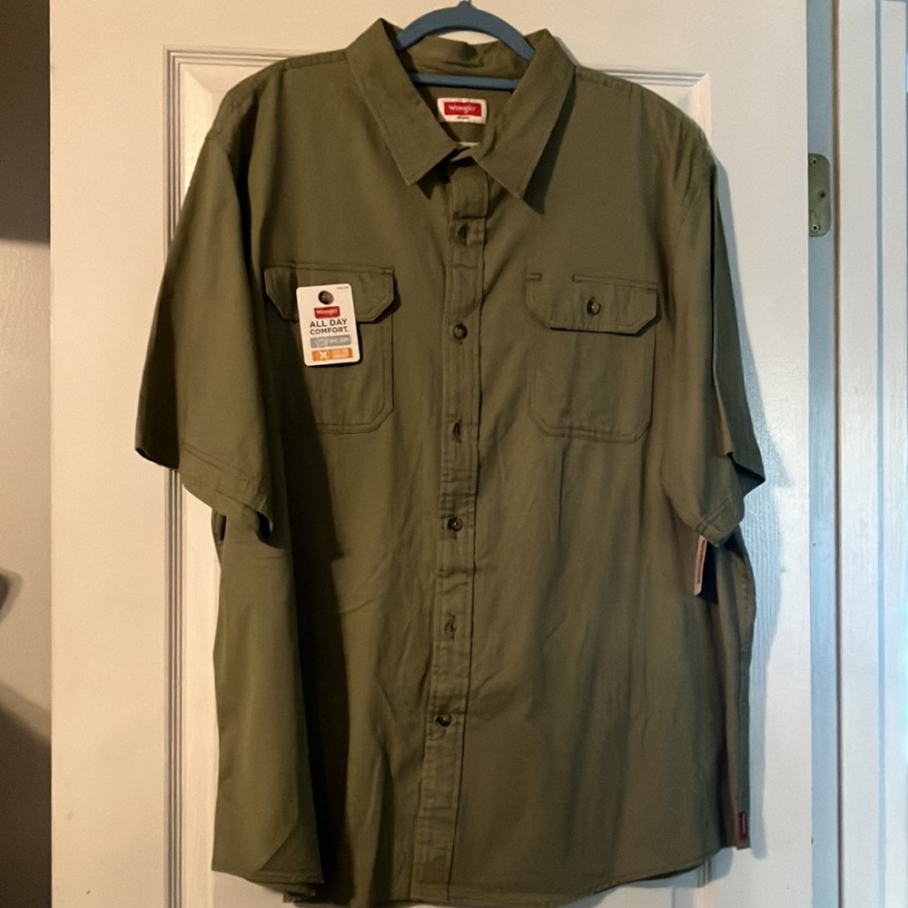 Brand new wrangler 2xl button down